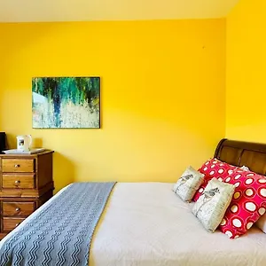 Quiet In Bed & Breakfast